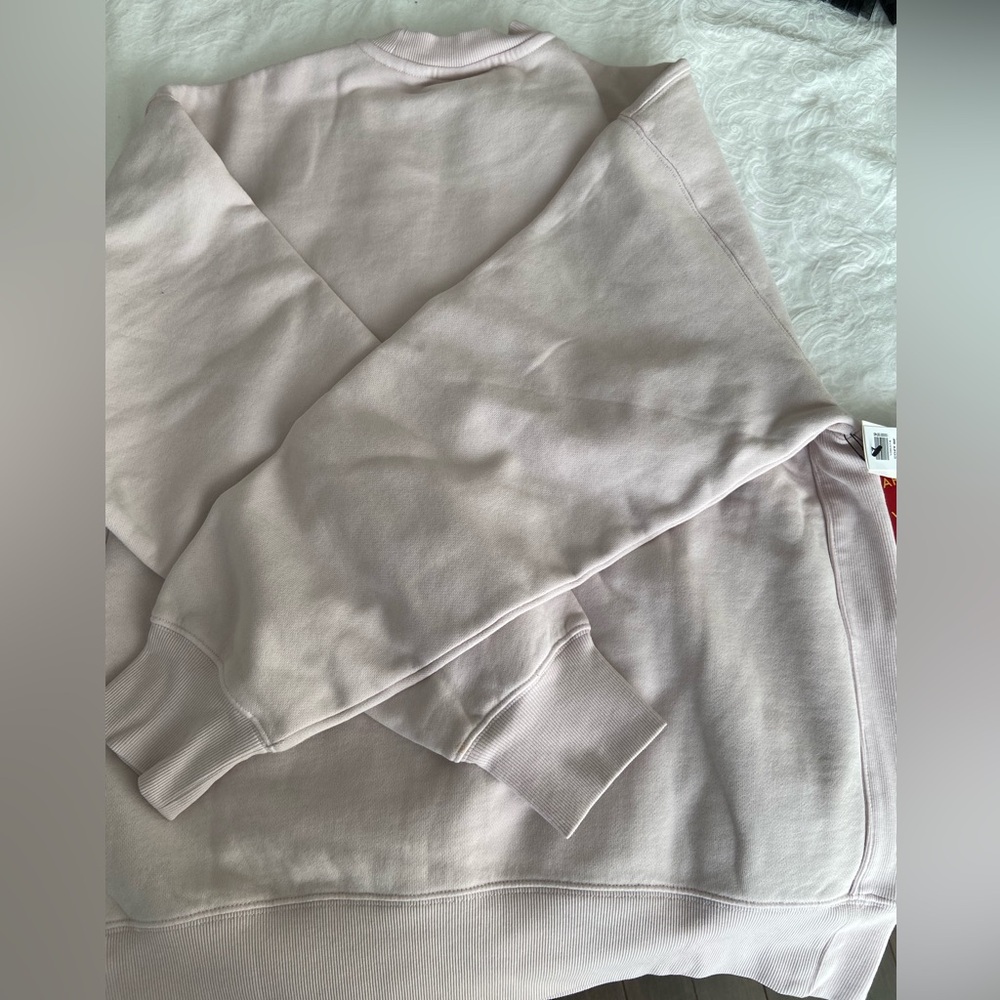 Aritzia cozy fleece boyfriend sweatshirt - cute bunny design - Picture 3 of 9